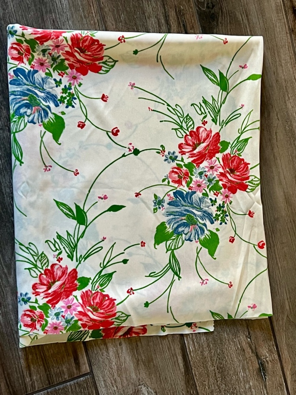 Floral Vintage Polyester Fabric 1.58 yards x 2 yards Bright Pink Roses Blue